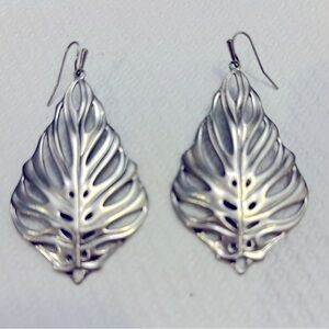 Kendra Scott Selena Leaf silver earrings